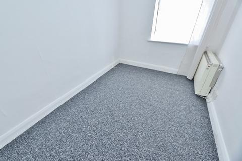 2 bedroom apartment to rent, Collier Row Road, Romford, RM5