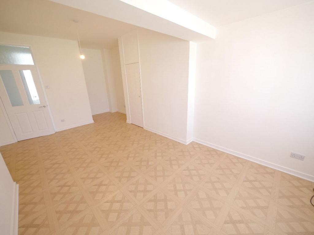 Apartment in North Tyneside, Killingworth - View 4
