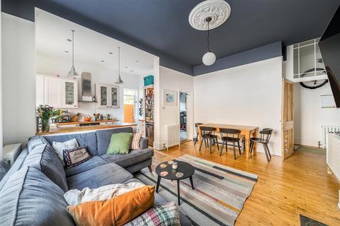 2 bedroom apartment for sale, Adelaide Road, Surbiton