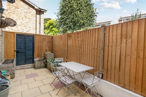 2 bedroom apartment for sale, Adelaide Road, Surbiton