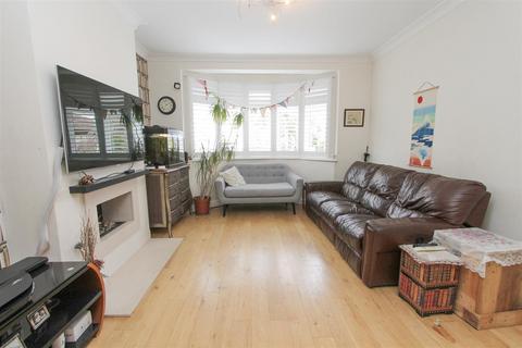 3 Barrow Hedges Close, Carshalton, SM5 3LN