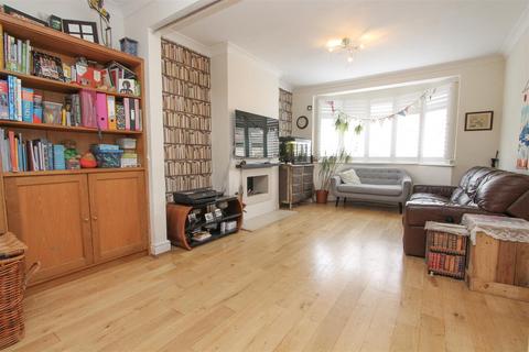 3 Barrow Hedges Close, Carshalton, SM5 3LN