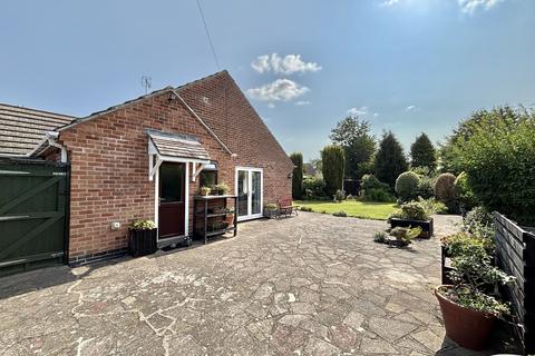 2 bedroom detached bungalow for sale, Leicester LE3
