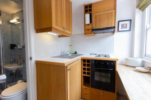 Studio to rent, North Gower Street, Euston, London, NW1