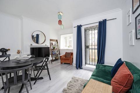 2 bedroom flat to rent, Frampton Park Road, Hackney, London, E9