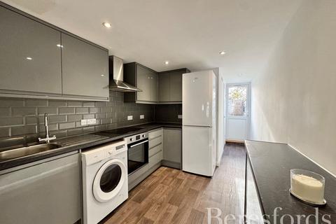 2 bedroom terraced house for sale, Upminster Road South, Rainham, RM13