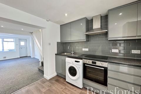 2 bedroom terraced house for sale, Upminster Road South, Rainham, RM13