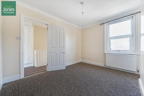2 bedroom maisonette to rent, Montague Street, Worthing, West Sussex, BN11