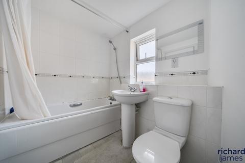 6 bedroom terraced house for sale, Redhouse, Swindon SN25