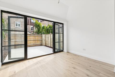 65 Whellock Road, London, W4 1DY