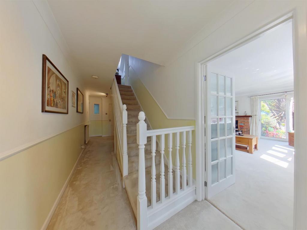 Hallway Pic (1).jpg