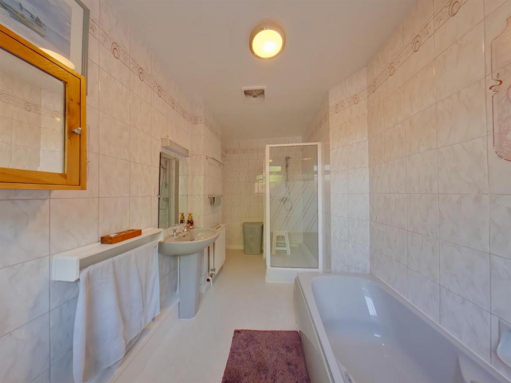 Annex Ensuite.jpg
