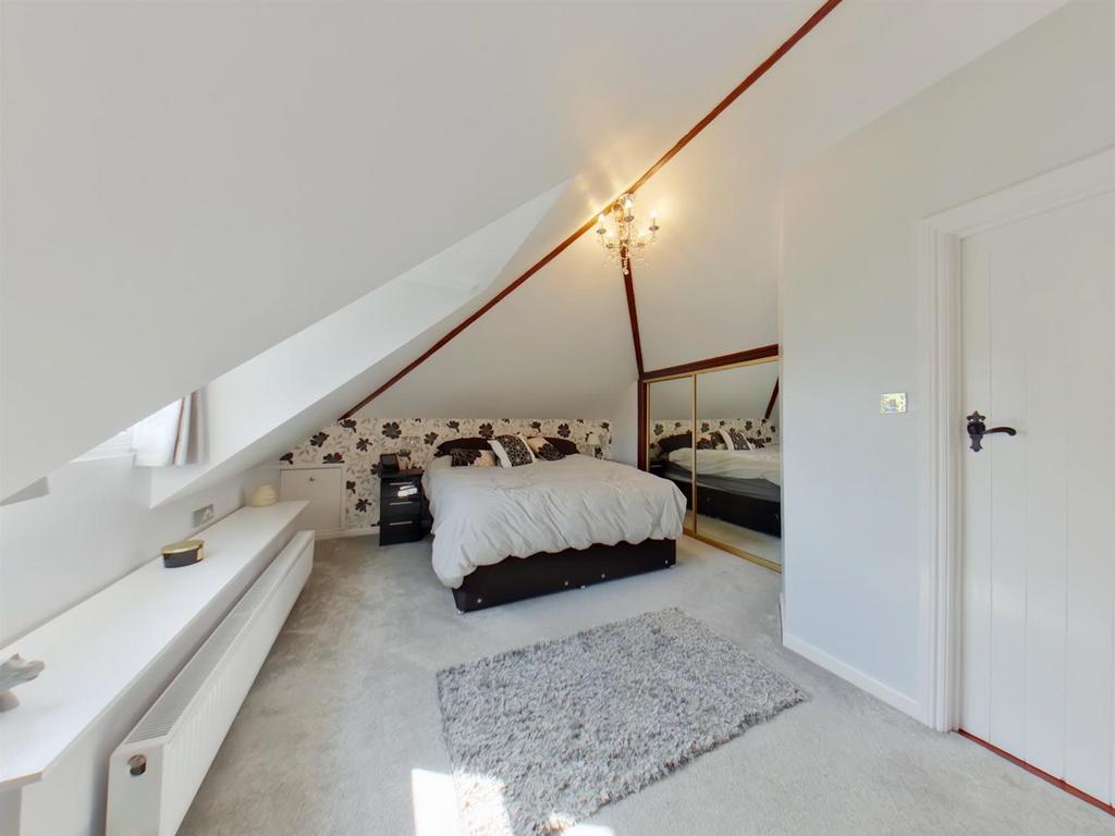 Bed 1 Pic (4).jpg
