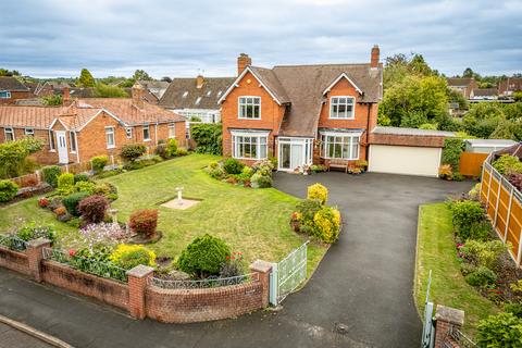 3 bedroom detached house for sale, Wellington Road, Muxton