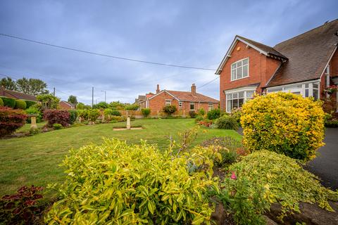 3 bedroom detached house for sale, Wellington Road, Muxton