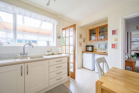 3 bedroom detached house for sale, Wellington Road, Muxton