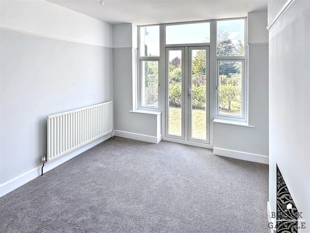 01323 438506