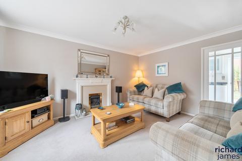 5 Heathcote Close, Shaw, Swindon, SN5 5QR