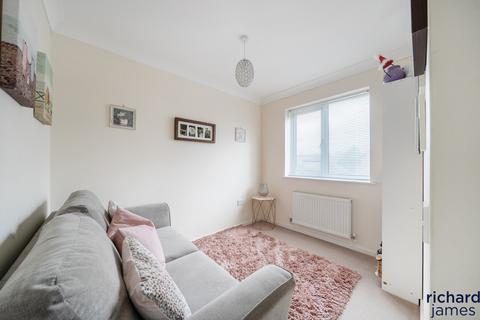 5 Heathcote Close, Shaw, Swindon, SN5 5QR