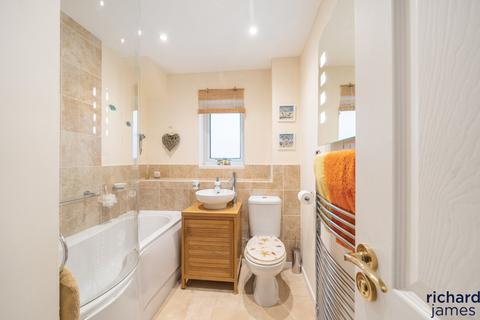 5 Heathcote Close, Shaw, Swindon, SN5 5QR