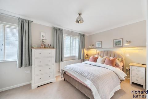 5 Heathcote Close, Shaw, Swindon, SN5 5QR