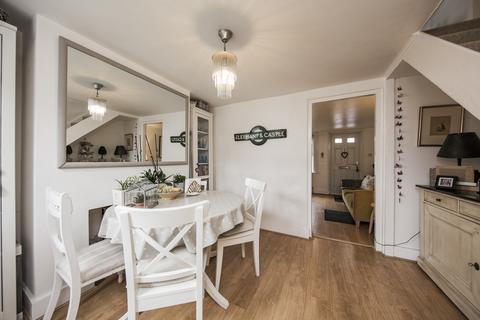 2 bedroom terraced house for sale, Castle Street, Southborough