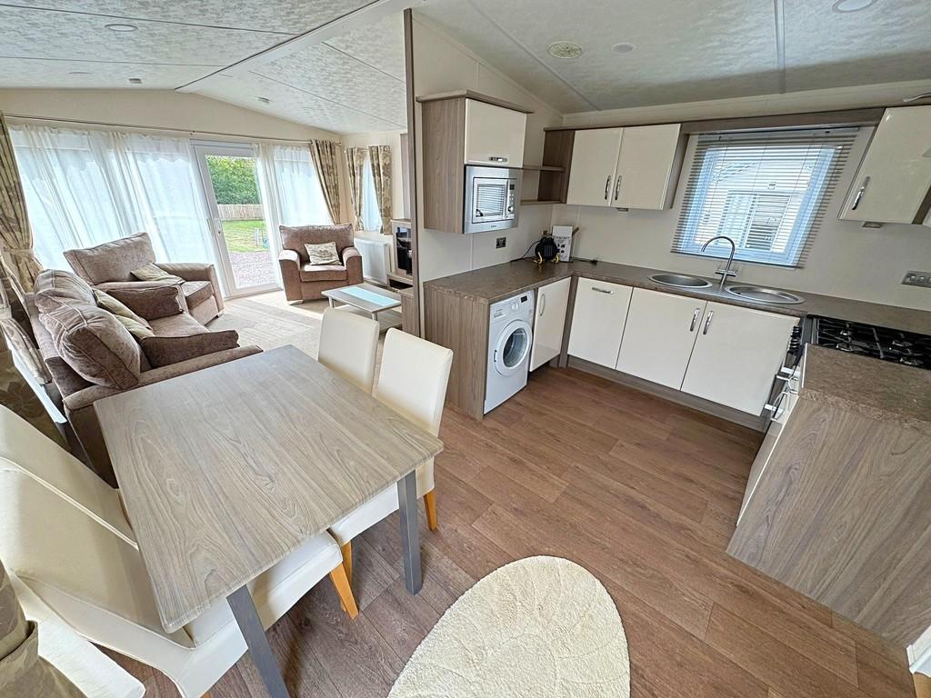 35 Kitchen and Dining