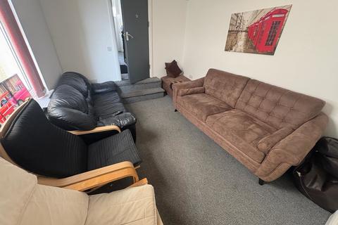 4 bedroom terraced house to rent, Penbryn Terrace, Brynmill