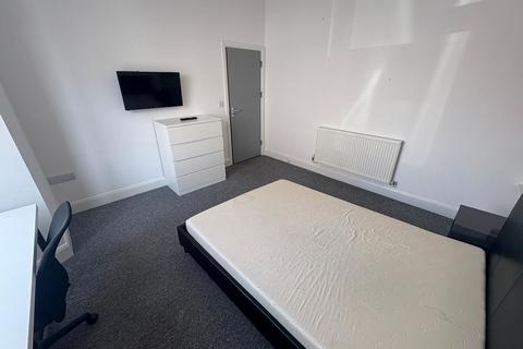 4 bedroom terraced house to rent, Penbryn Terrace, Brynmill