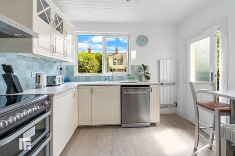 23 Australia Road, Cardiff, CF14 3BZ