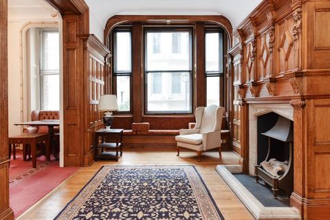 6 bedroom flat for sale, Huge Lateral Apartment Hay Hill, Mayfair, London W1J
