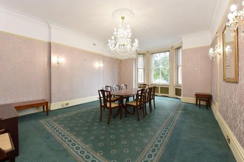6 bedroom flat for sale, Huge Lateral Apartment Hay Hill, Mayfair, London W1J