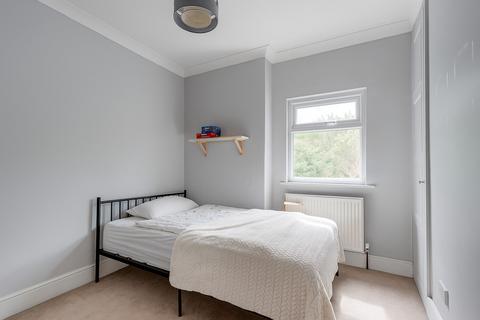 Flat B, 62 Crouch Hill, London, N8 9EE