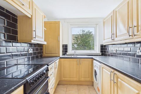 2 bedroom flat to rent, John Knox Street, Clydebank G81