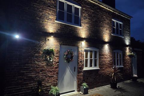 5 bedroom detached house for sale, The Square, Tamworth B79