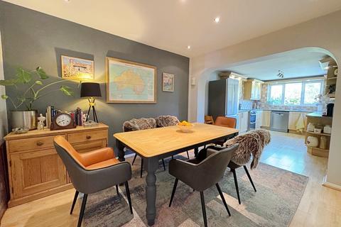 4 bedroom semi-detached house for sale, Oaks Road, Kenilworth