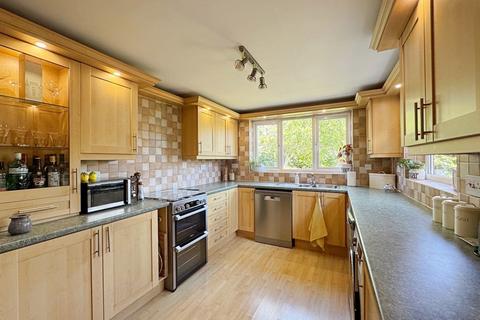 4 bedroom semi-detached house for sale, Oaks Road, Kenilworth