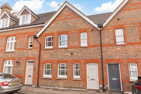 3 bedroom terraced house to rent, Portland Road, East Grinstead RH19