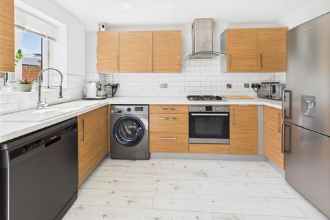 undefined, Longhorn Avenue, Gloucester