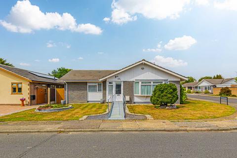 2 bedroom detached bungalow for sale, Princes Avenue, Benfleet, SS7