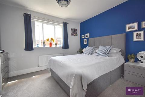 26 Bellscroft, Wombwell, Barnsley, S73 0UZ