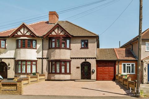 3 bedroom semi-detached house for sale, North Street, Romford
