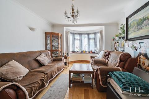 3 bedroom semi-detached house for sale, North Street, Romford