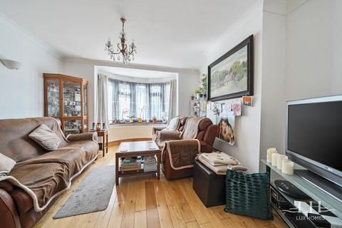 3 bedroom semi-detached house for sale, North Street, Romford
