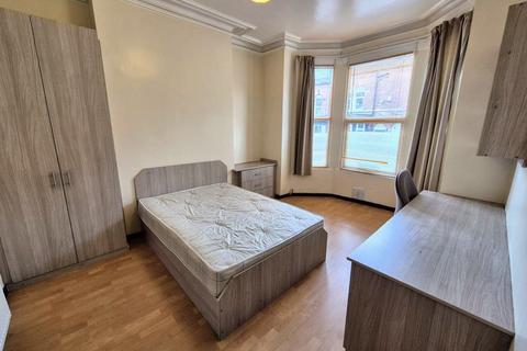 5 bedroom terraced house for sale, Norwood Road, Leeds
