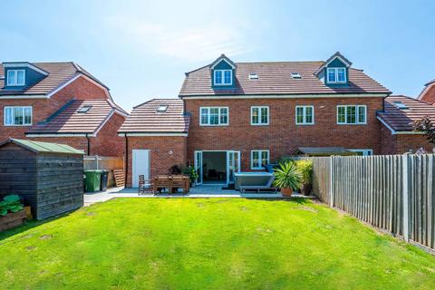 4 bedroom semi-detached house for sale, Halifax Close, Guildford, GU3