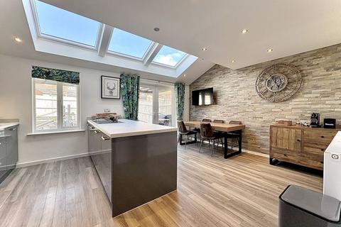 4 bedroom detached house for sale, Cardowen Place, Bilston