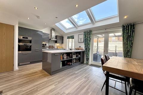 4 bedroom detached house for sale, Cardowen Place, Bilston