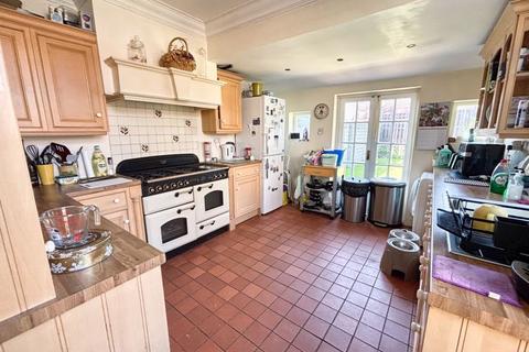 undefined, 17 Bridgend Road Porthcawl CF36 5RL