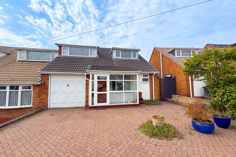 Larkspur Avenue, Burntwood